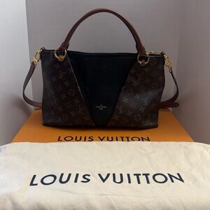 Louis Vuitton Monogram V Monogram V Tote MM Shouler Bag
